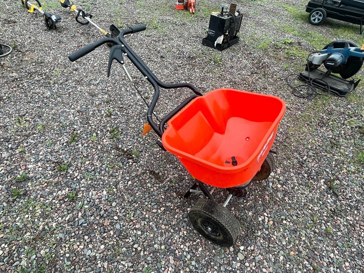 #4943-•-echo-rb-60-push-lawn-seeder/fertilizer-image-3