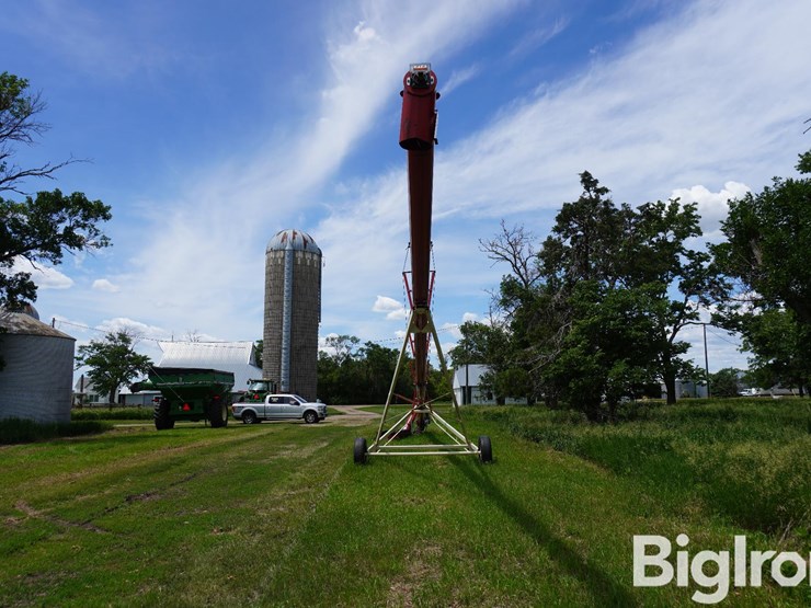 buhler-farm-king-1072-image-8