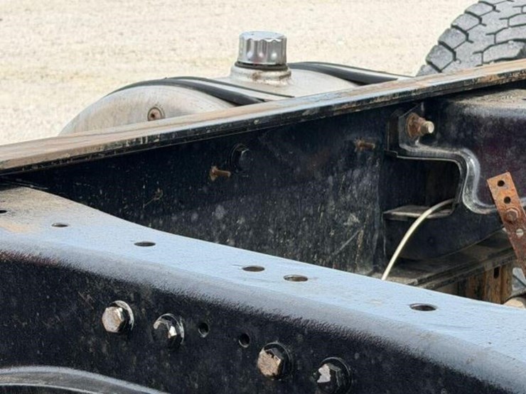 2021-kenworth-t880-image-33