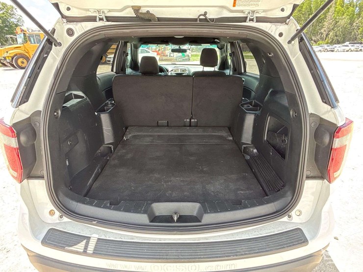 2018-ford-explorer-image-21