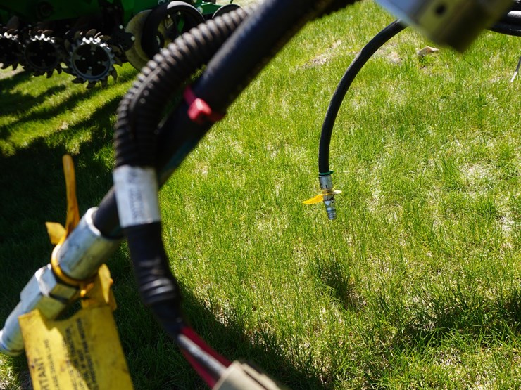 2012-john-deere-1770-image-15