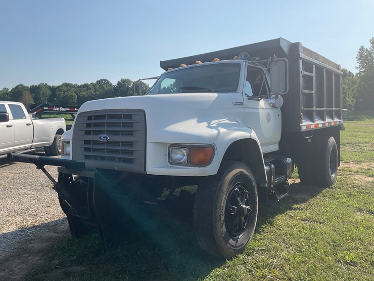 1996-ford-f800-image-1