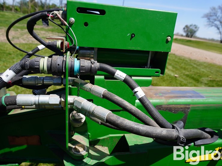 2012-john-deere-1770-image-11
