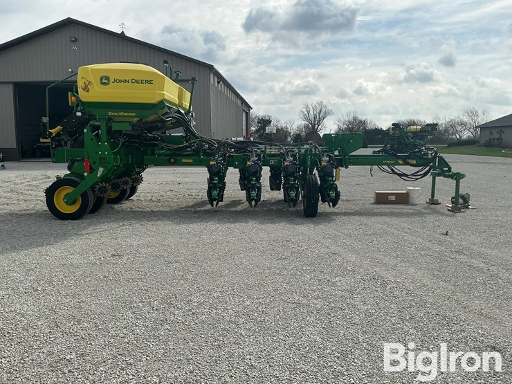 2022-john-deere-1775nt-image-4