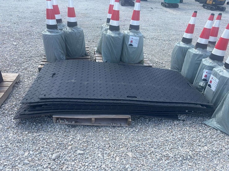 heavy-duty-composite-ground-protection-mats-image-2