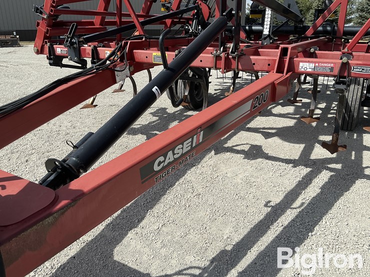 case-ih-200-image-14