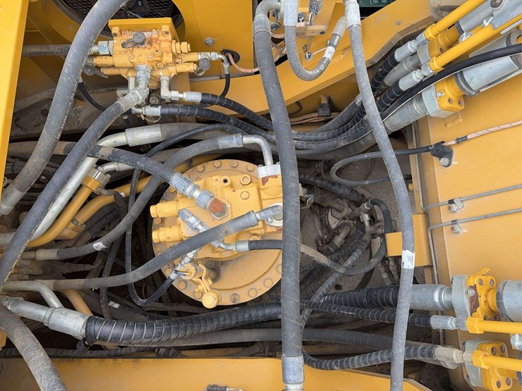 2014-caterpillar-336e-image-43