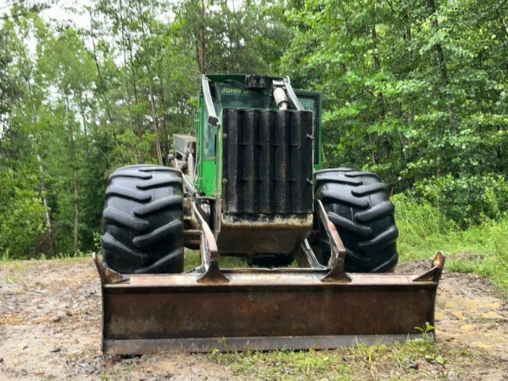 2015-deere-848h-image-33
