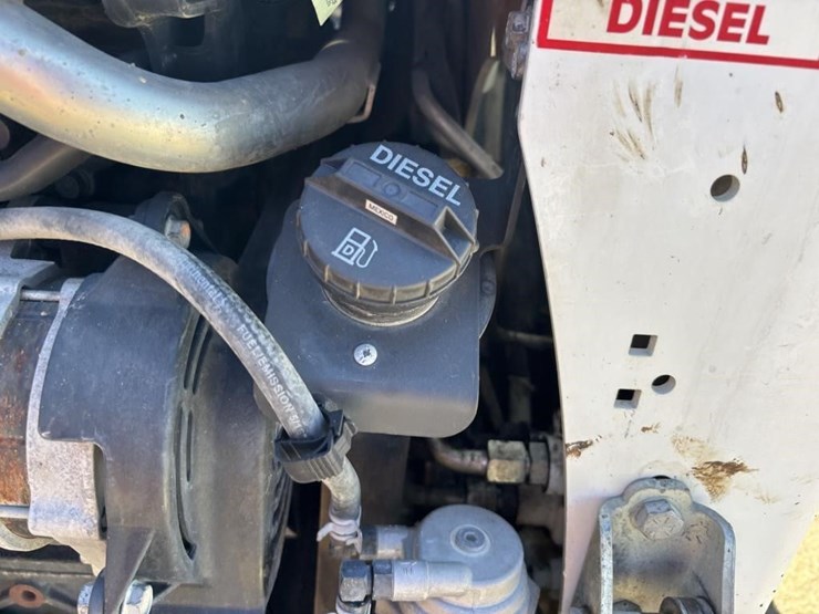 2019-bobcat-t770-image-40