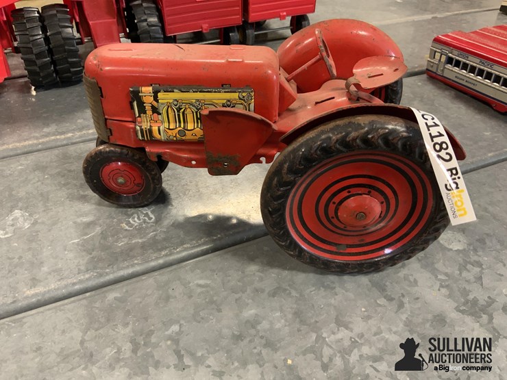 antique-toy-tractor-image-8