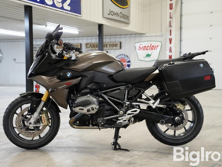 run-#12---2018-bmw-r1200-rs-sport-touring-motorcycle-image-8