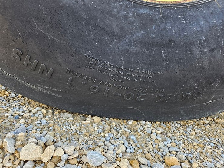 john-deere-100-image-38
