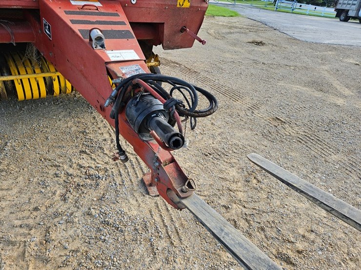new-holland-664-image-9