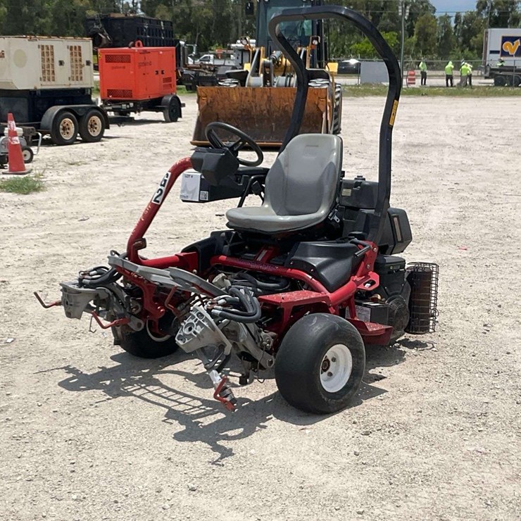 2015 Toro Greensmaster 3300 Triflex Commercial Greens Mower