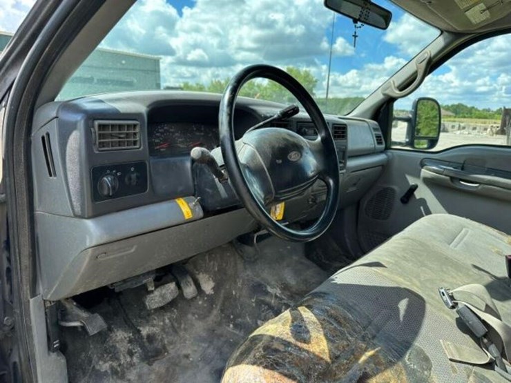 2002-ford-f550-image-15