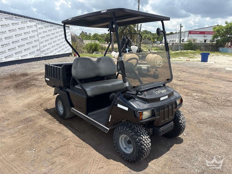 2014-club-car-xf-electric-utility-cart-image-3
