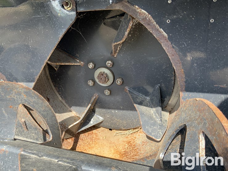 2010-bobcat-sb200-skid-steer-snow-blower-attachment-image-16
