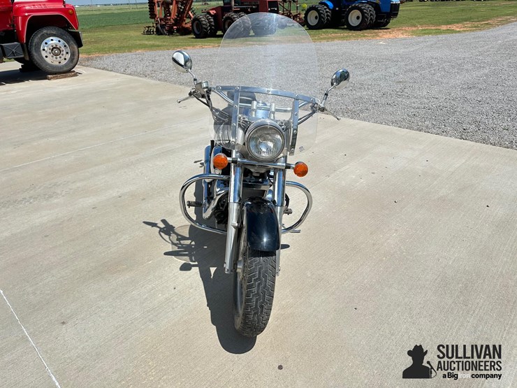 2002-honda-shadow-american-classic-edition-motorcycle-image-2