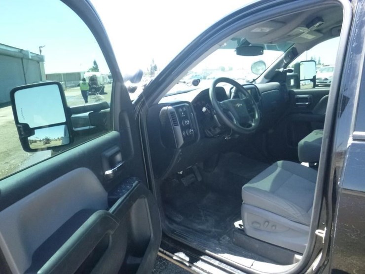 2017-chevrolet-1500-image-5