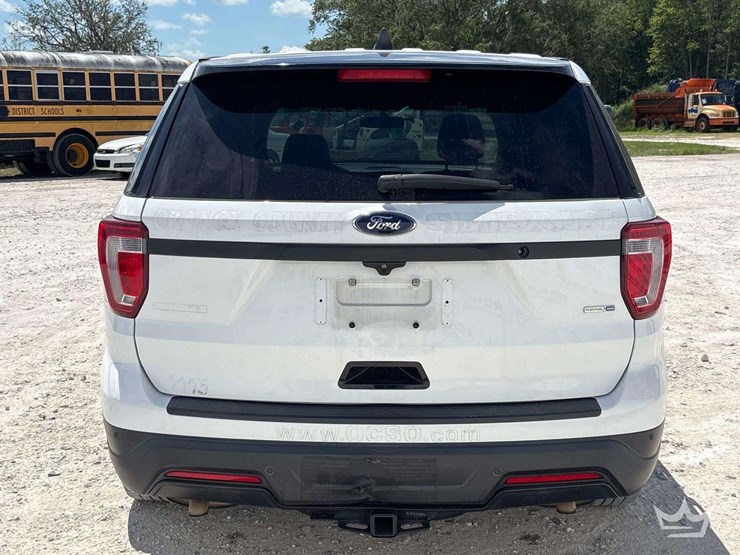 2018-ford-explorer-image-22