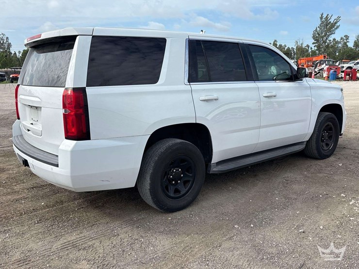 2019-chevrolet-tahoe-image-3