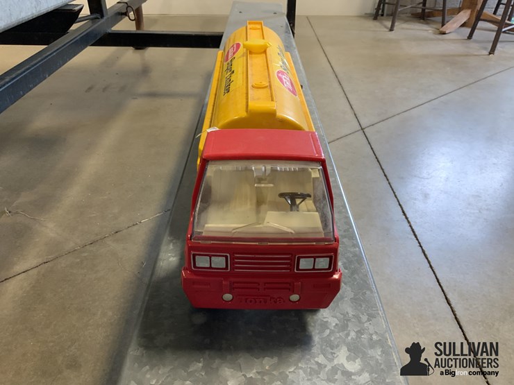 tonka-super-tanker-truck-and-trailer-image-2