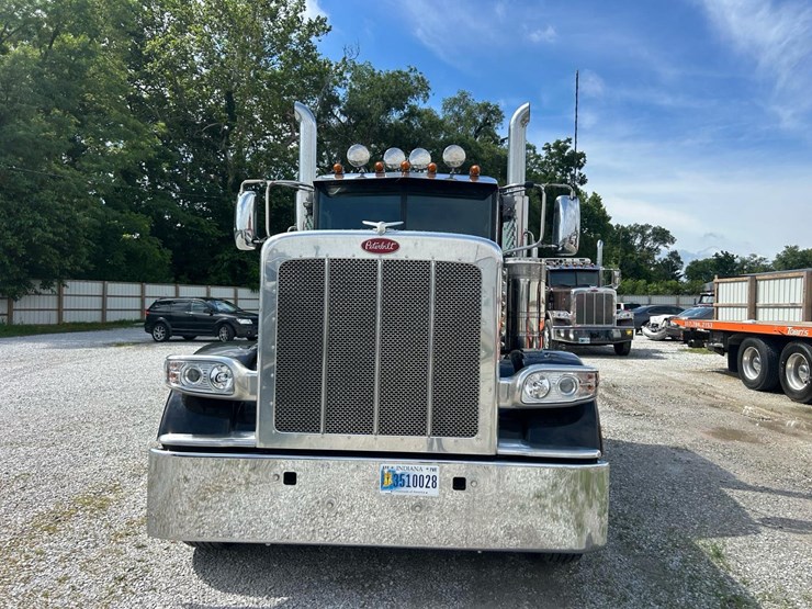 2024-peterbilt-389-image-5