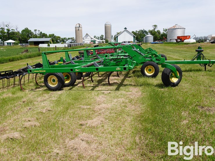 2013-john-deere-2410-image-4