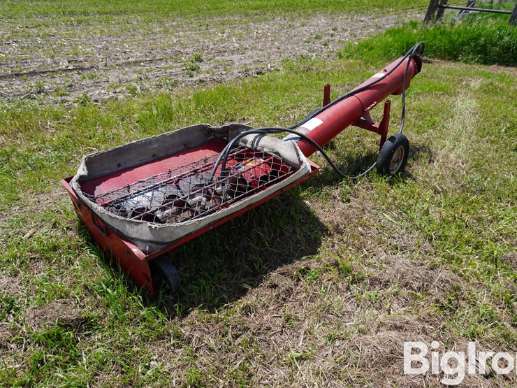 feterl-hydraulic-drive-8"x10'-truck-hopper-image-1