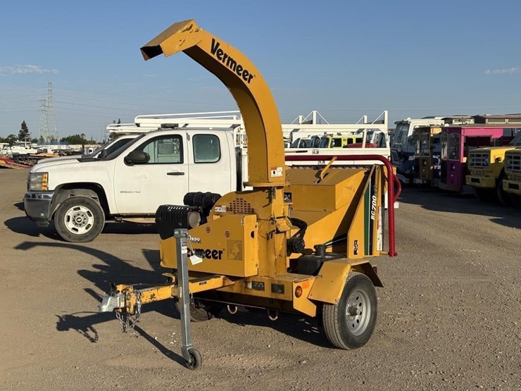 2019-vermeer-bc700xl-image-1