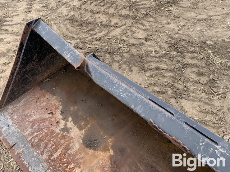 83.5”-skid-steer-bucket-image-12