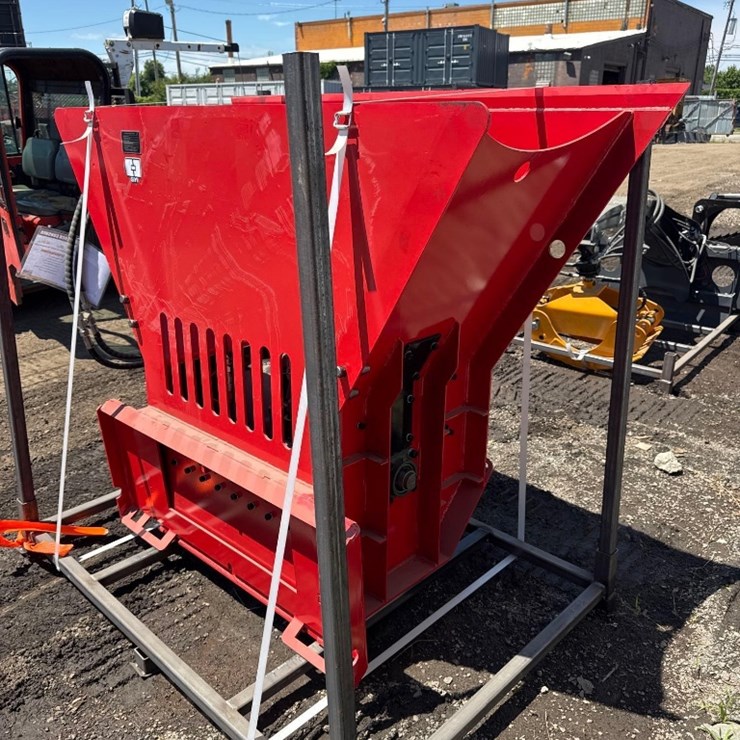 New GiYi Co Hydraulic Skidloader Block Crusher Attachment Model GY-BC72
