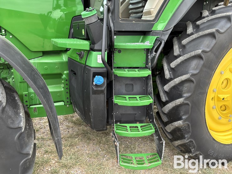 2023-john-deere-8r-230-image-9