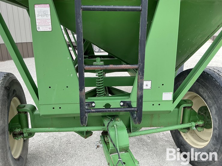 unverferth-brent-gt440-grain-wagon-image-13
