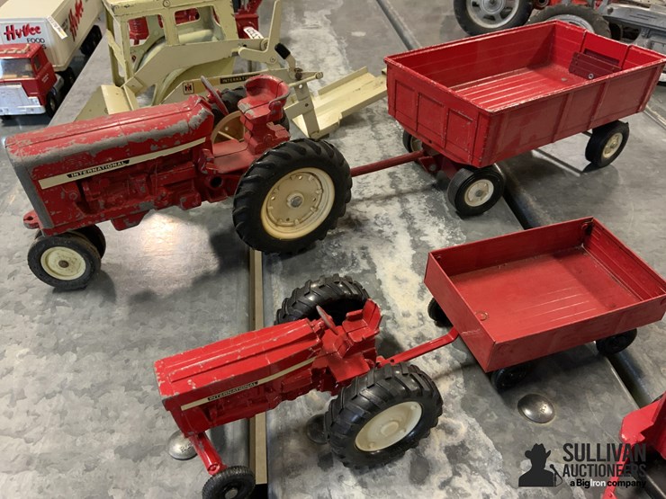 international-toy-tractors-and-parts-image-3