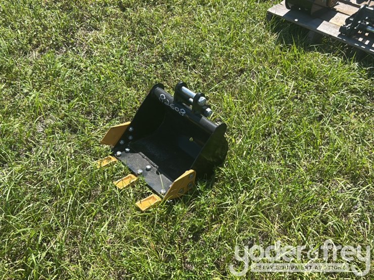 unused-sdlanch-40cm-toothed-bucket-to-suit-mini-excavator-image-2