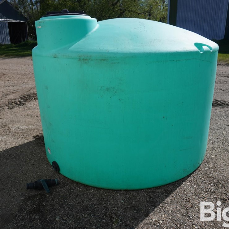 1550-Gal Poly Tank W/2" Shutoff