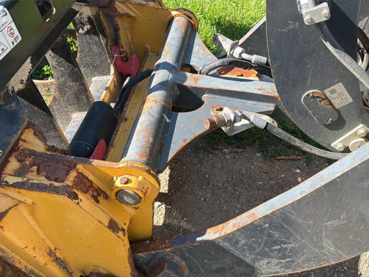 2016-john-deere-64-image-11