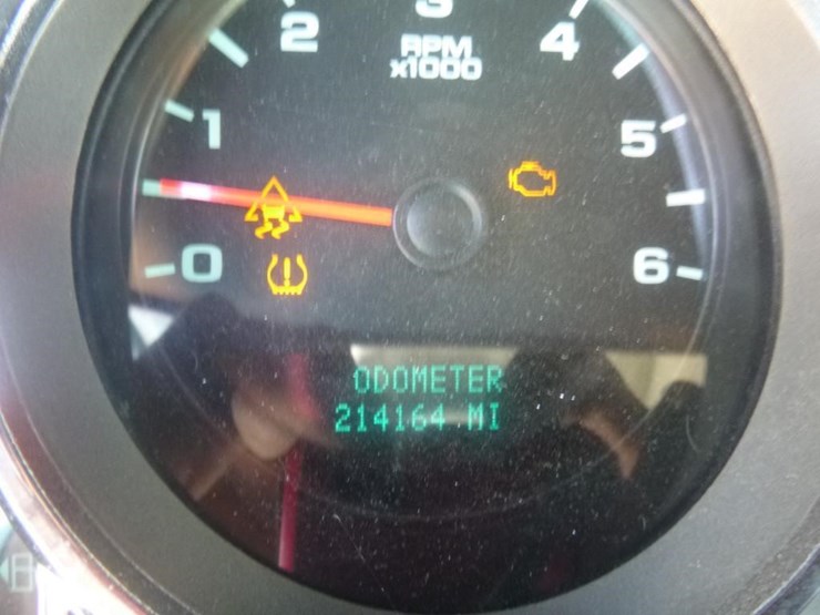 2011-chevrolet-2500-image-19