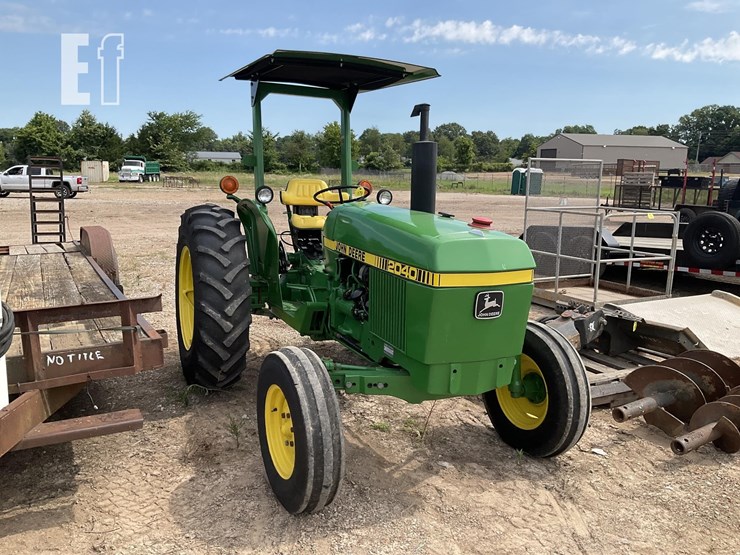john-deere-2040-image-2