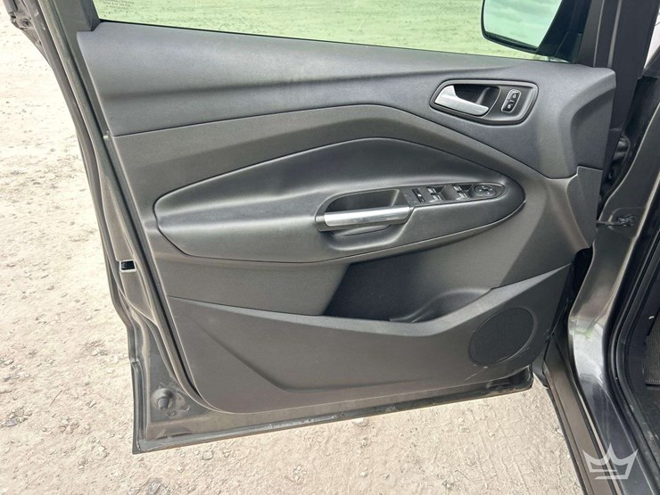 2017-ford-escape-image-11