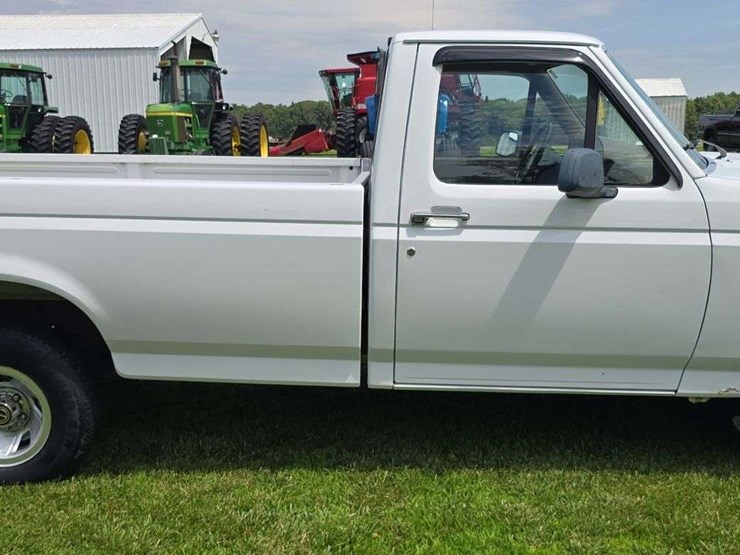 1995-ford-xl-pick-up-truck,-163,830-miles,-radio-does-not-work,-automatic,-6-cylinder,-bench-seat,-vin--1ftef15y4sna95208-image-3