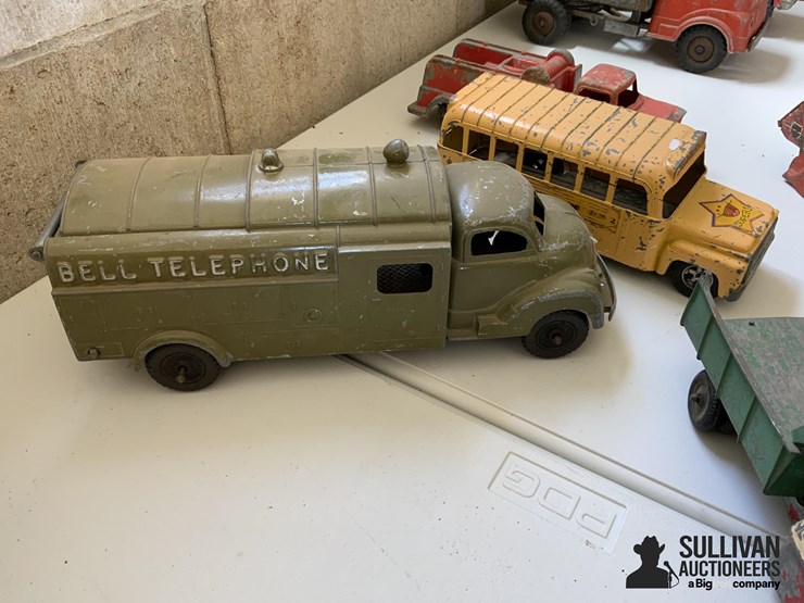 hubley-kiddie-toy-trucks-and-toys-image-9