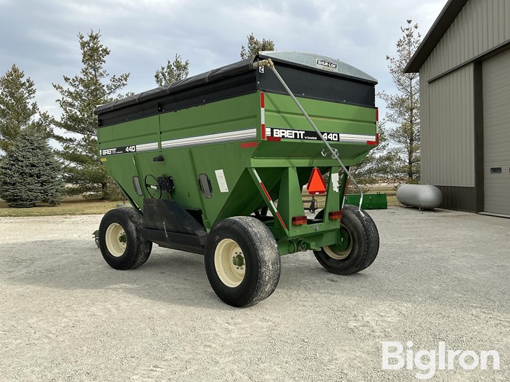 unverferth-brent-gt440-grain-wagon-image-7