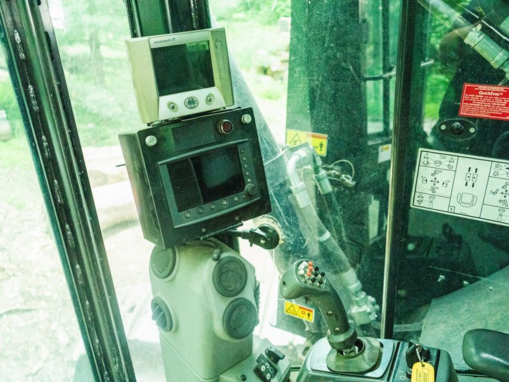 2010-caterpillar-521-image-24