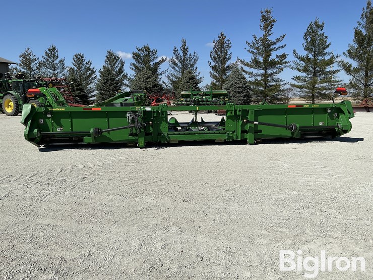 2022-john-deere-c12r-image-6