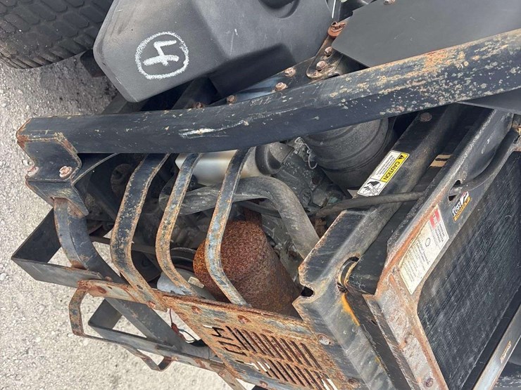 2005-toro-z-master-72in.-zero-turn-commercial-mower-image-9
