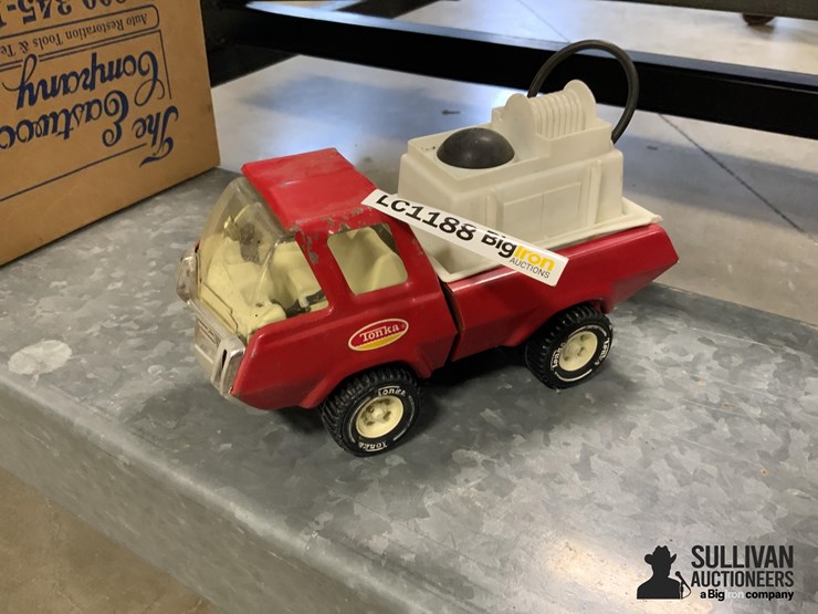 tonka-fire-truck-toy-image-1