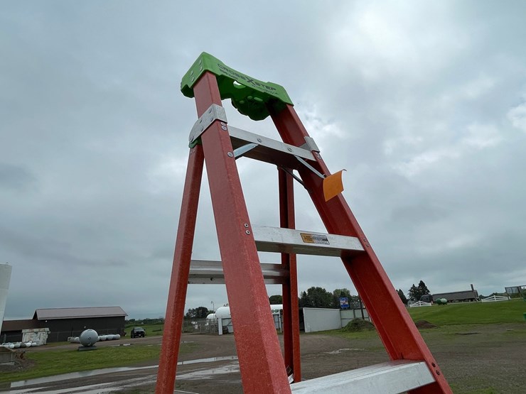 #4925-•-louisville-cross-x-step-10'-fiberglass-step-ladder-image-4