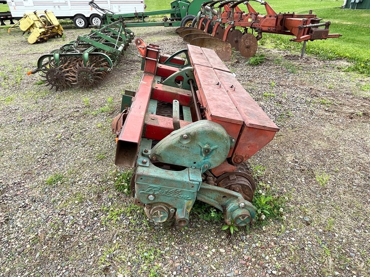 #4914-•-brillion-3-point-seeder-image-8